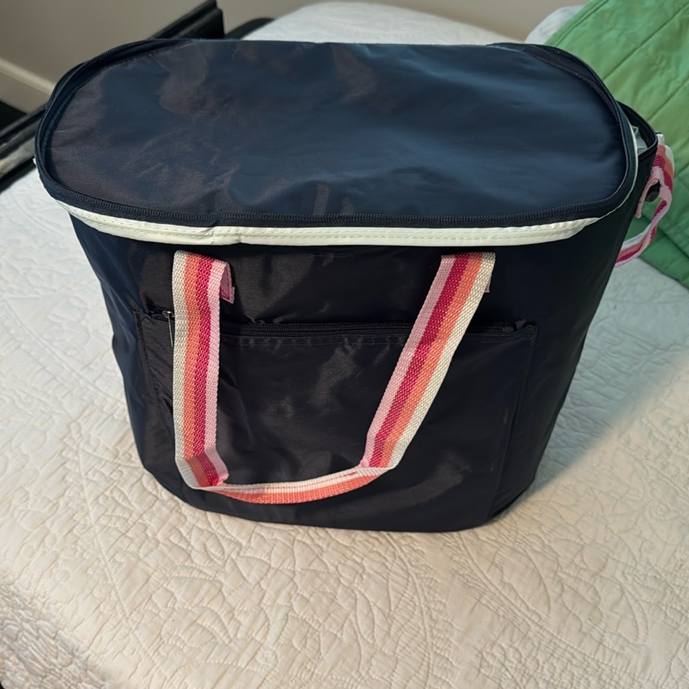 Thirty One- round about cooler tote